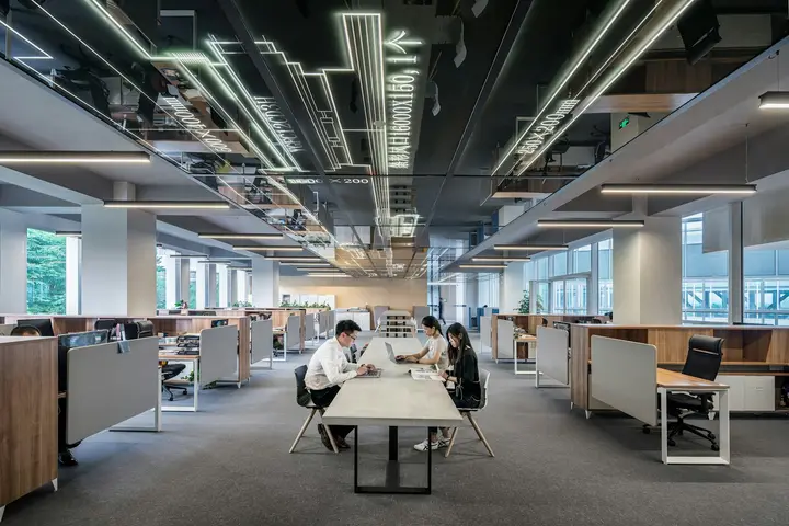 Full Shell and Core Floor in Binary Tower — Business Bay