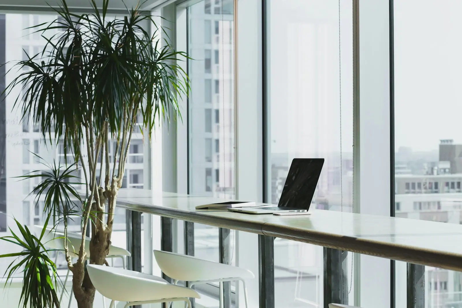 Office for Sale in Concord Tower, Media City — photo 3